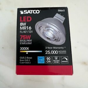 SATCO S8641 8 WATT LED MR16 3000K
40' BEAM SPREAD GU5.3 BASE 12
VOLT NIB!